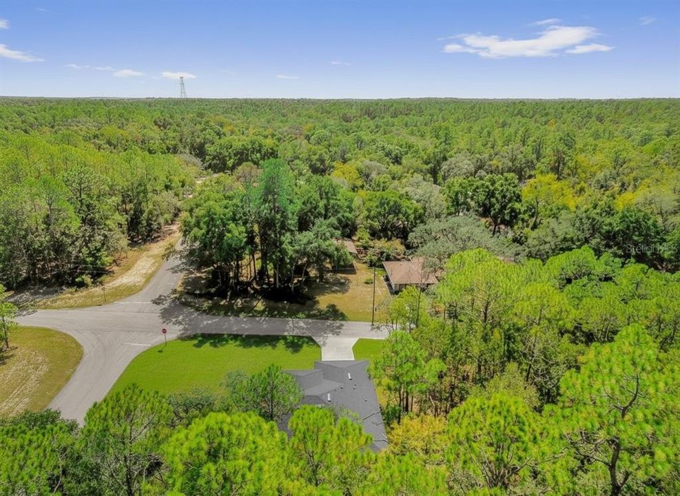 合同活跃: $300,000 (4 贝兹, 2 浴室, 1833 平方英尺)