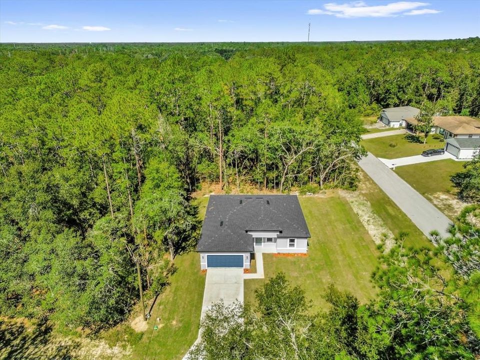 合同活跃: $300,000 (4 贝兹, 2 浴室, 1833 平方英尺)