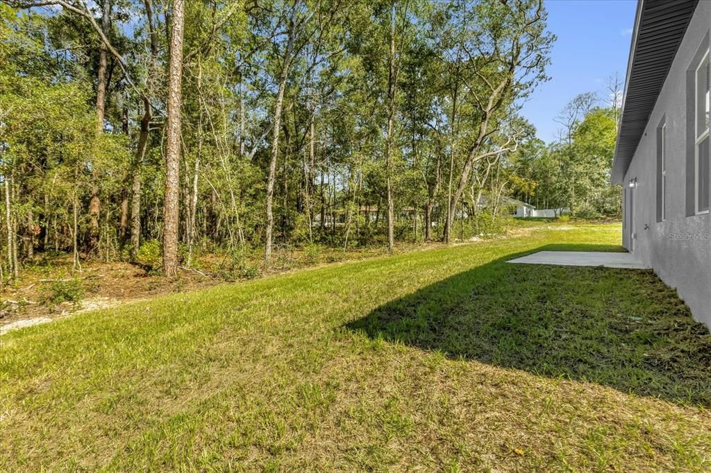 合同活跃: $300,000 (4 贝兹, 2 浴室, 1833 平方英尺)