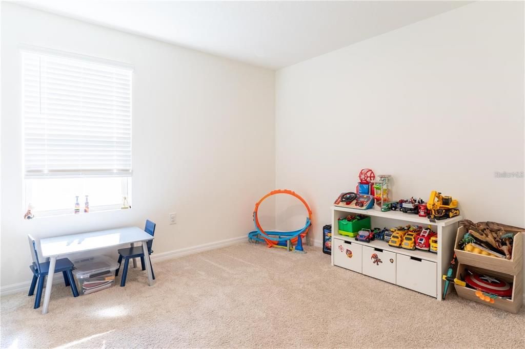 For Rent: $2,600 (5 beds, 3 baths, 2390 Square Feet)