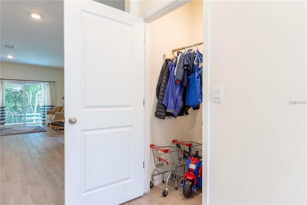 For Rent: $2,600 (5 beds, 3 baths, 2390 Square Feet)