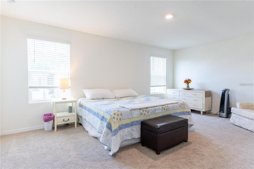 For Rent: $2,600 (5 beds, 3 baths, 2390 Square Feet)