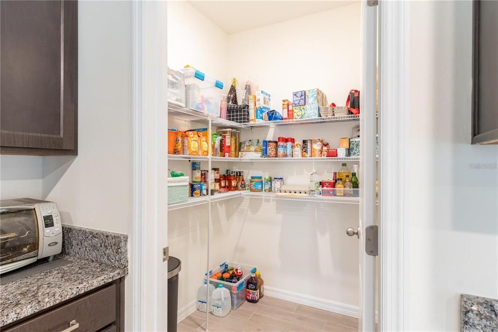 For Rent: $2,600 (5 beds, 3 baths, 2390 Square Feet)