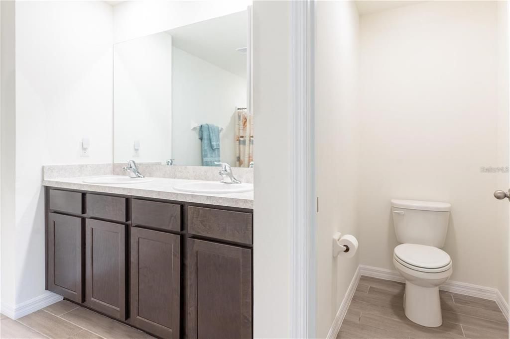 For Rent: $2,600 (5 beds, 3 baths, 2390 Square Feet)