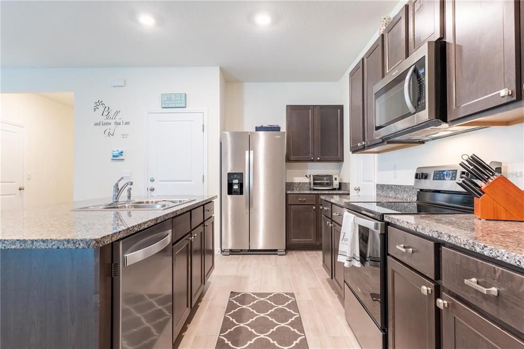 For Rent: $2,600 (5 beds, 3 baths, 2390 Square Feet)