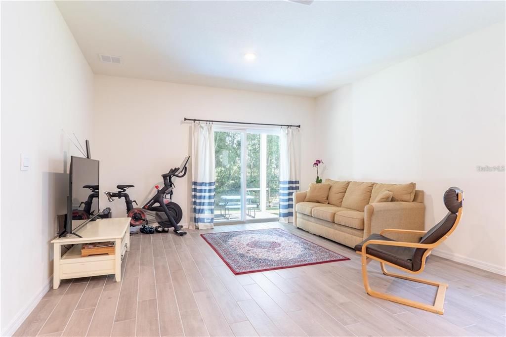 For Rent: $2,600 (5 beds, 3 baths, 2390 Square Feet)