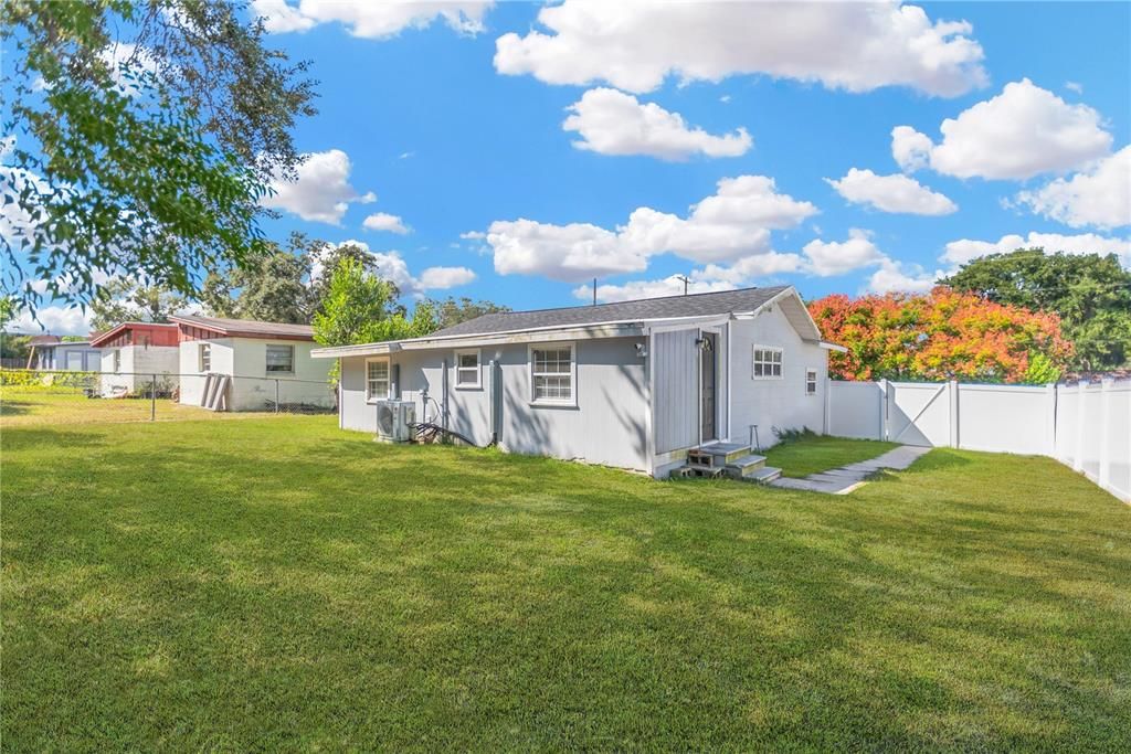 For Sale: $279,900 (3 beds, 1 baths, 1080 Square Feet)