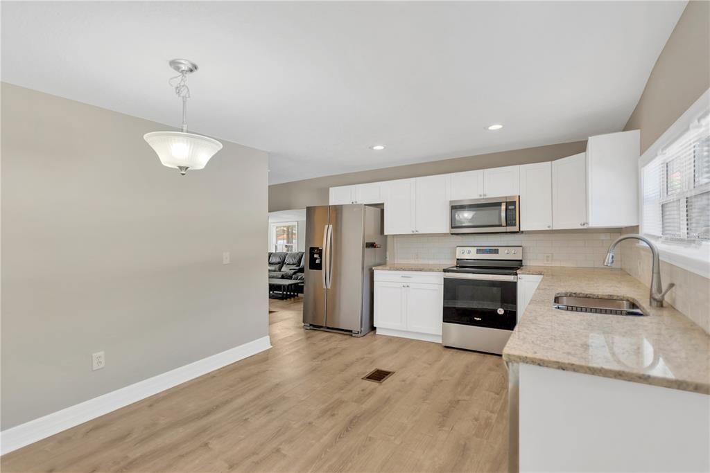 For Sale: $279,900 (3 beds, 1 baths, 1080 Square Feet)