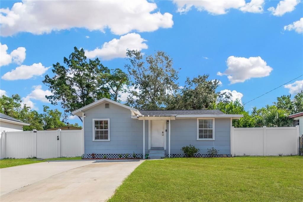 For Sale: $279,900 (3 beds, 1 baths, 1080 Square Feet)