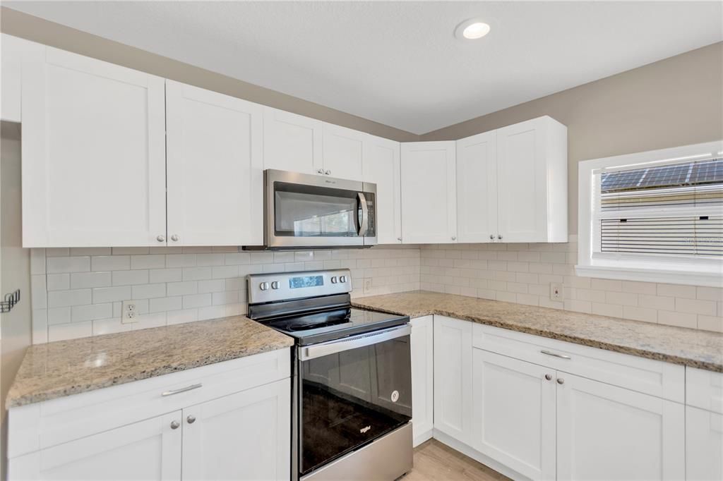 For Sale: $279,900 (3 beds, 1 baths, 1080 Square Feet)