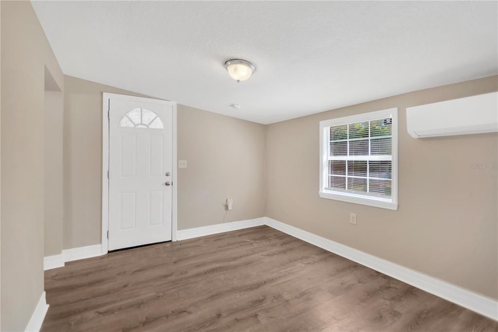 For Sale: $279,900 (3 beds, 1 baths, 1080 Square Feet)