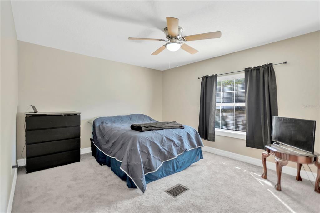 For Sale: $279,900 (3 beds, 1 baths, 1080 Square Feet)