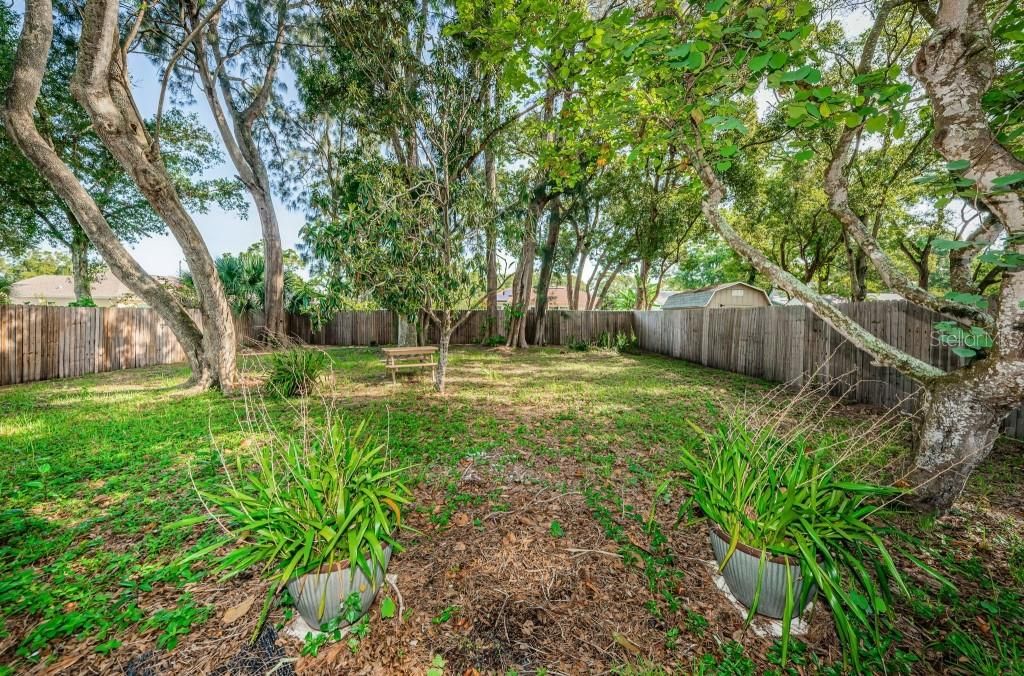 For Sale: $332,500 (2 beds, 1 baths, 1026 Square Feet)