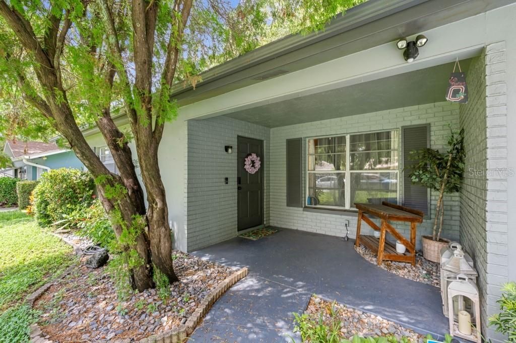 For Sale: $332,500 (2 beds, 1 baths, 1026 Square Feet)