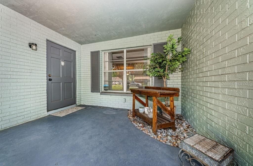 For Sale: $332,500 (2 beds, 1 baths, 1026 Square Feet)