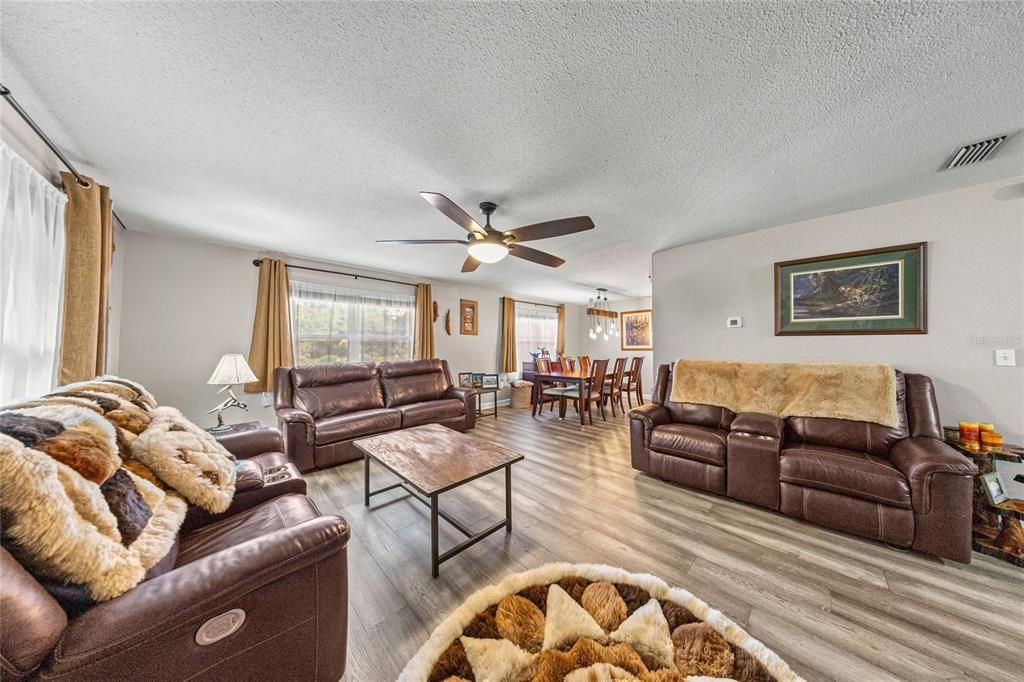 For Sale: $425,000 (4 beds, 2 baths, 2158 Square Feet)