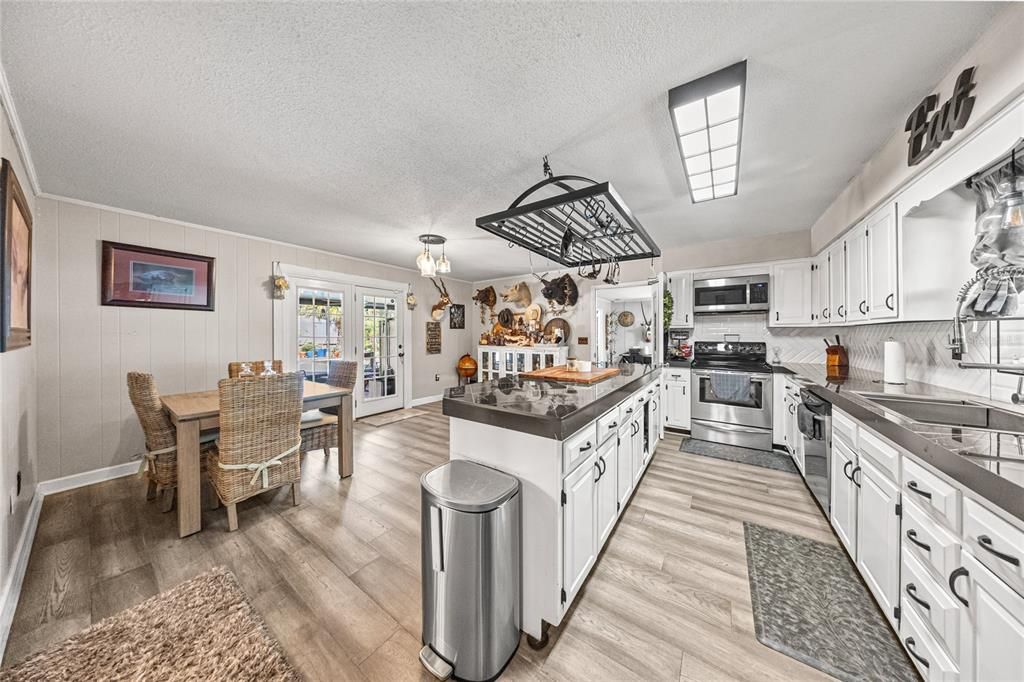 For Sale: $425,000 (4 beds, 2 baths, 2158 Square Feet)