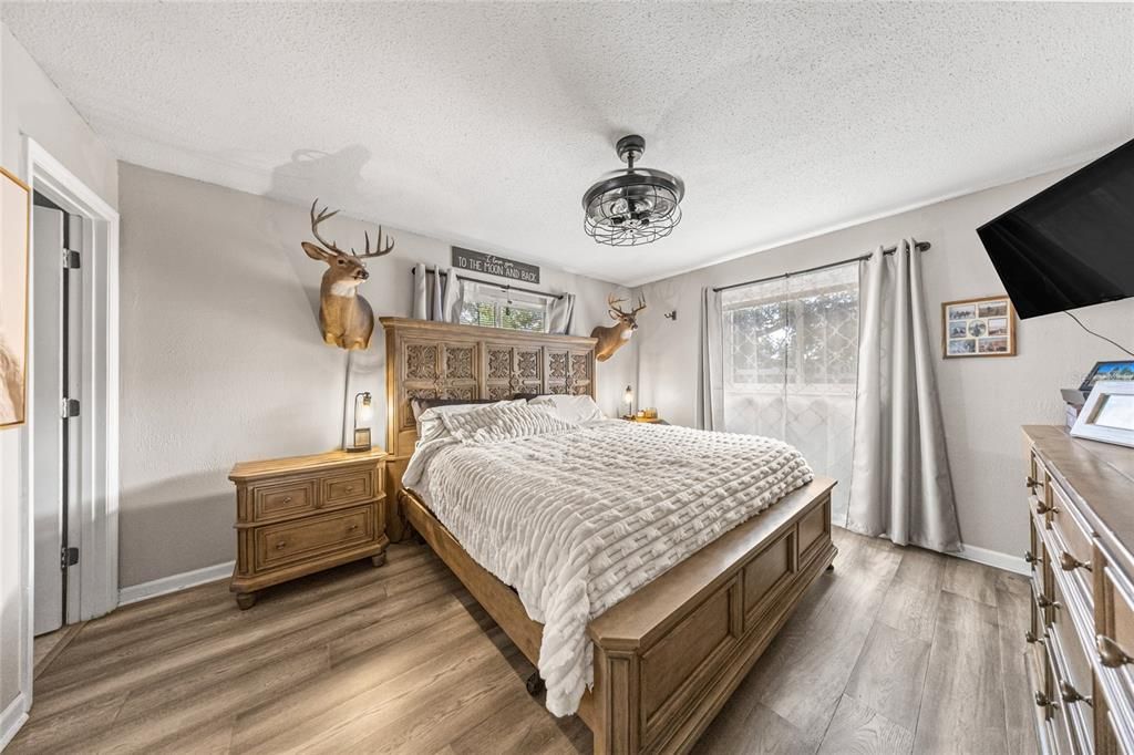 For Sale: $425,000 (4 beds, 2 baths, 2158 Square Feet)