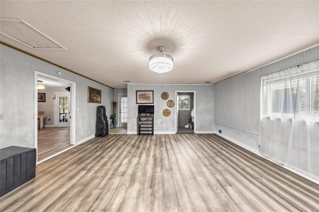 For Sale: $425,000 (4 beds, 2 baths, 2158 Square Feet)