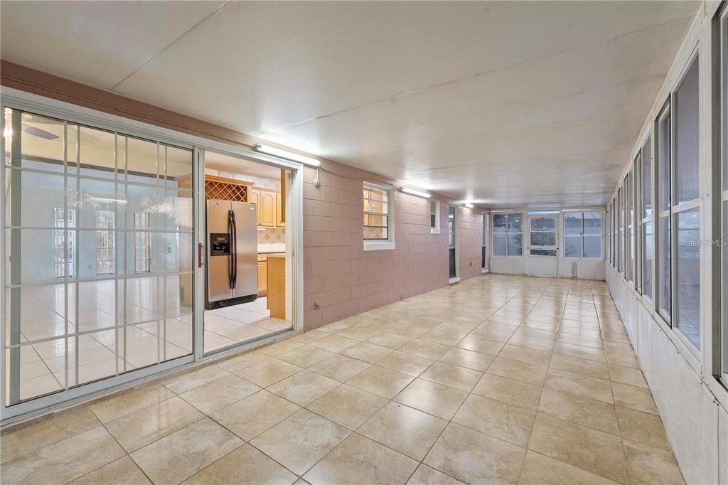 For Rent: $1,800 (2 beds, 1 baths, 1732 Square Feet)