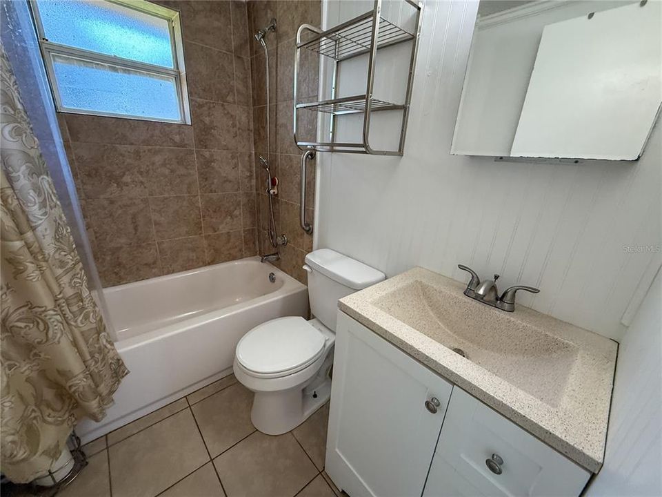 Activo con contrato: $219,750 (2 camas, 1 baños, 744 Pies cuadrados)