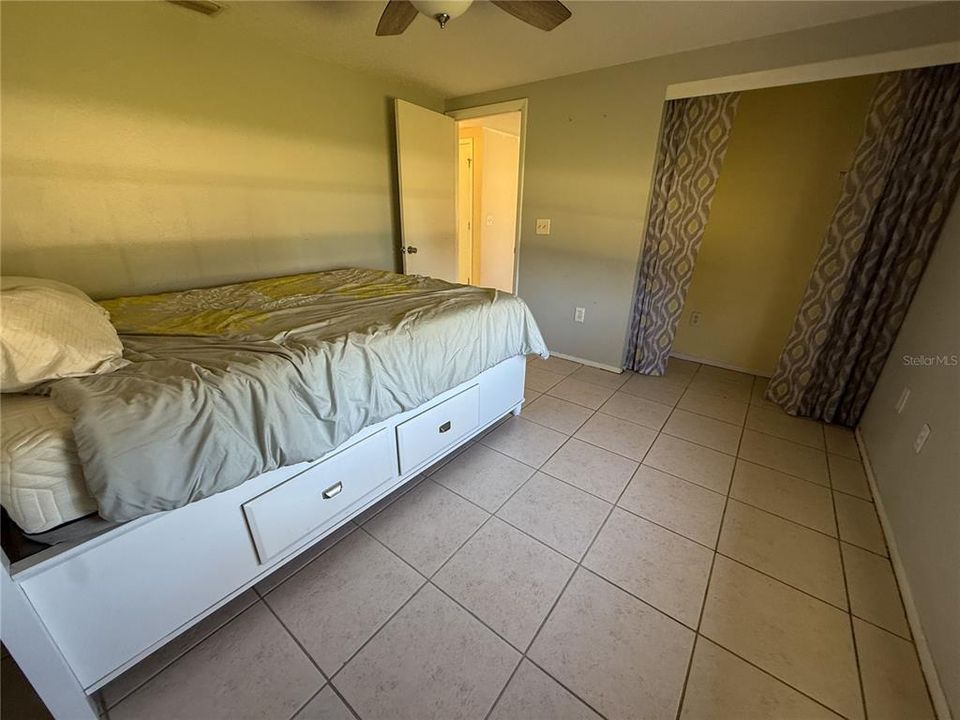 Activo con contrato: $219,750 (2 camas, 1 baños, 744 Pies cuadrados)