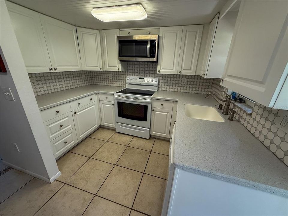 Activo con contrato: $219,750 (2 camas, 1 baños, 744 Pies cuadrados)