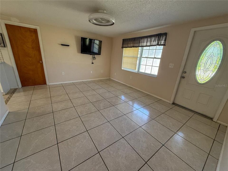 Activo con contrato: $219,750 (2 camas, 1 baños, 744 Pies cuadrados)