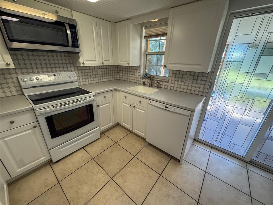 Activo con contrato: $219,750 (2 camas, 1 baños, 744 Pies cuadrados)