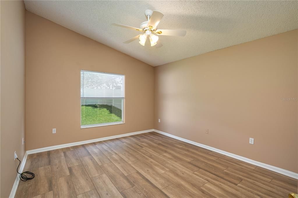 В аренду: $2,000 (3 спален, 2 ванн, 1243 Квадратных фут)