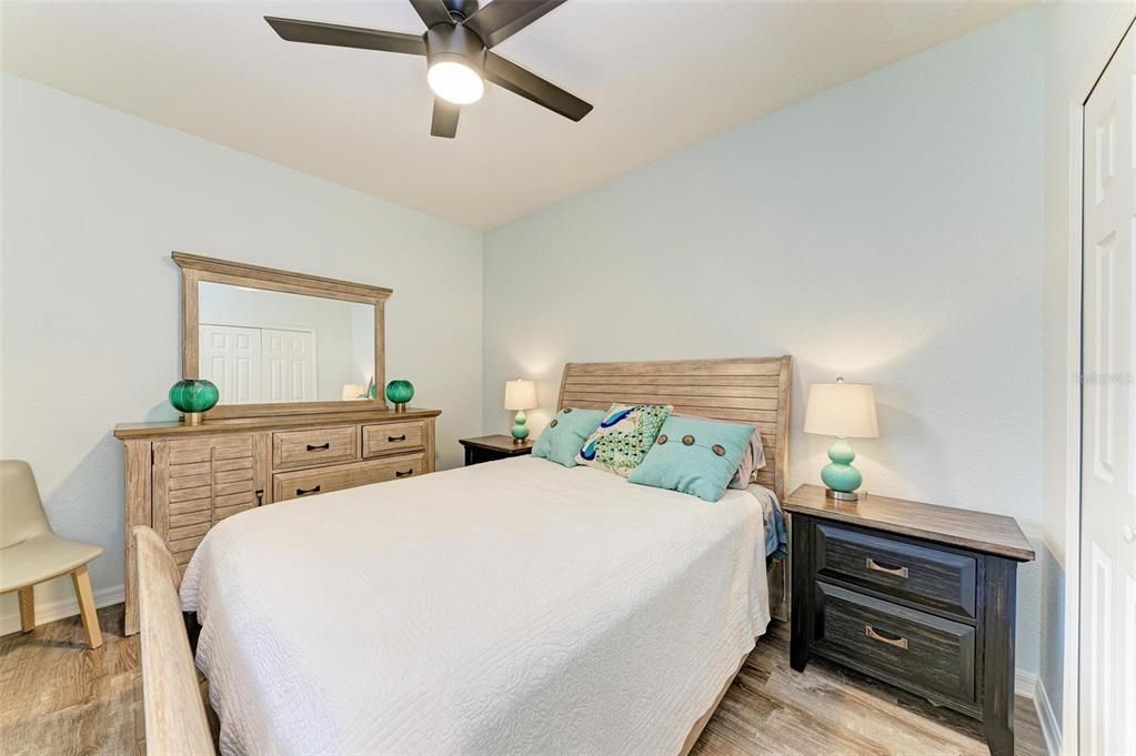 For Sale: $395,000 (2 beds, 2 baths, 1336 Square Feet)