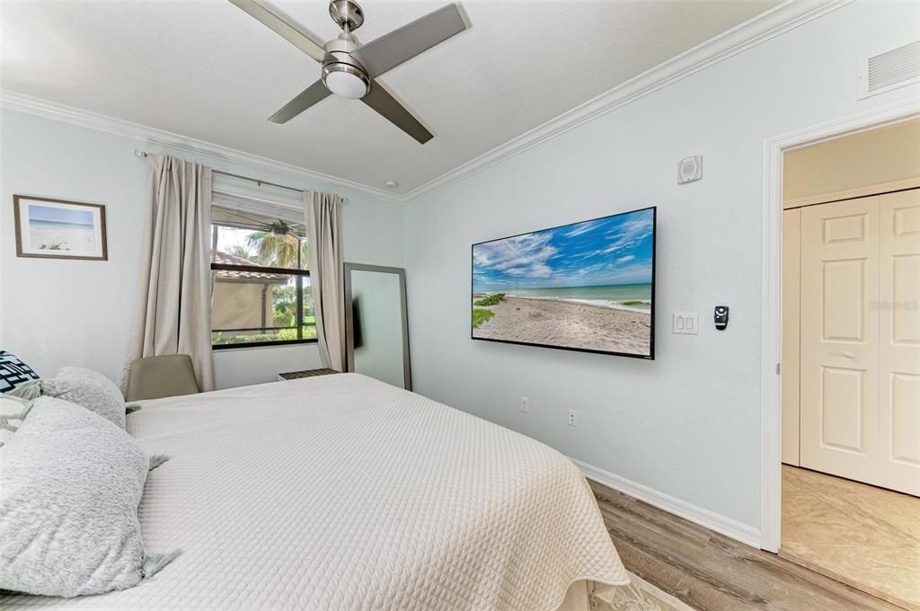 For Sale: $395,000 (2 beds, 2 baths, 1336 Square Feet)