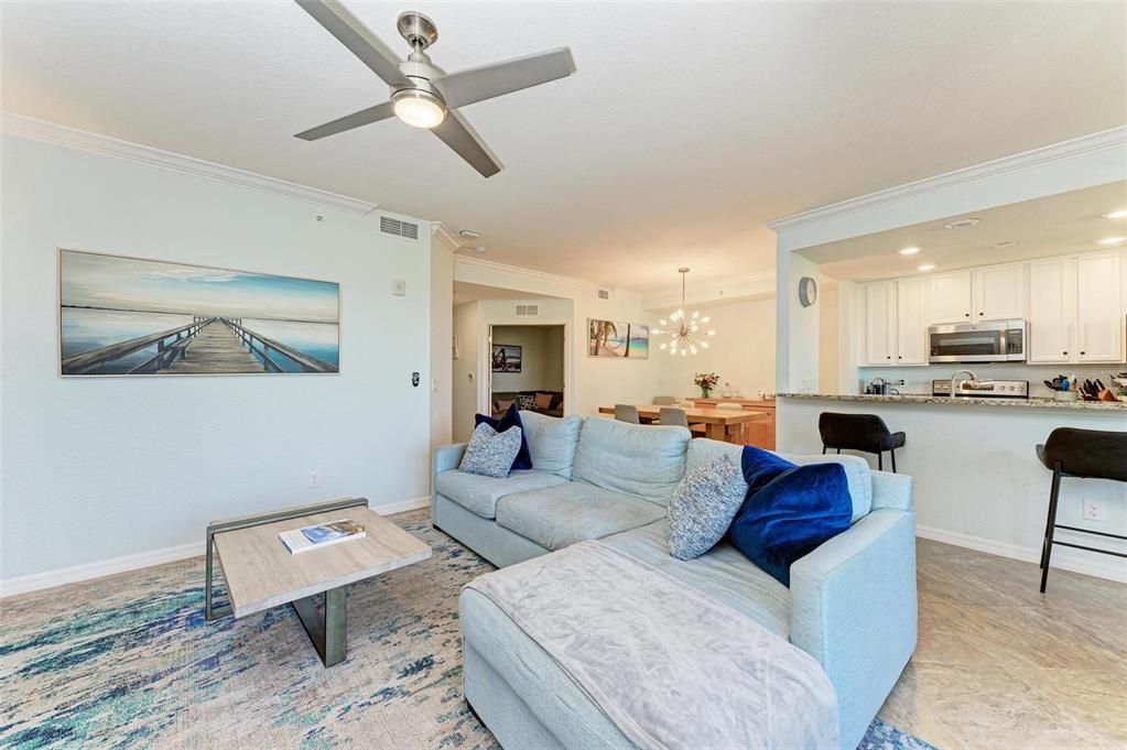 For Sale: $395,000 (2 beds, 2 baths, 1336 Square Feet)