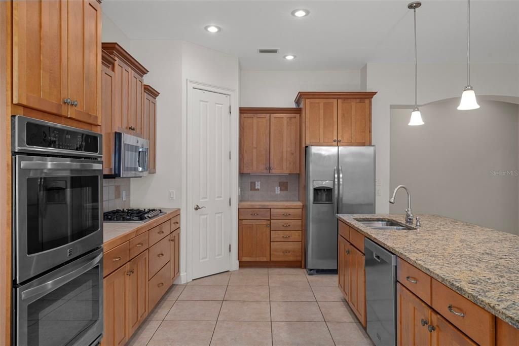 待售: $499,000 (3 贝兹, 2 浴室, 2194 平方英尺)