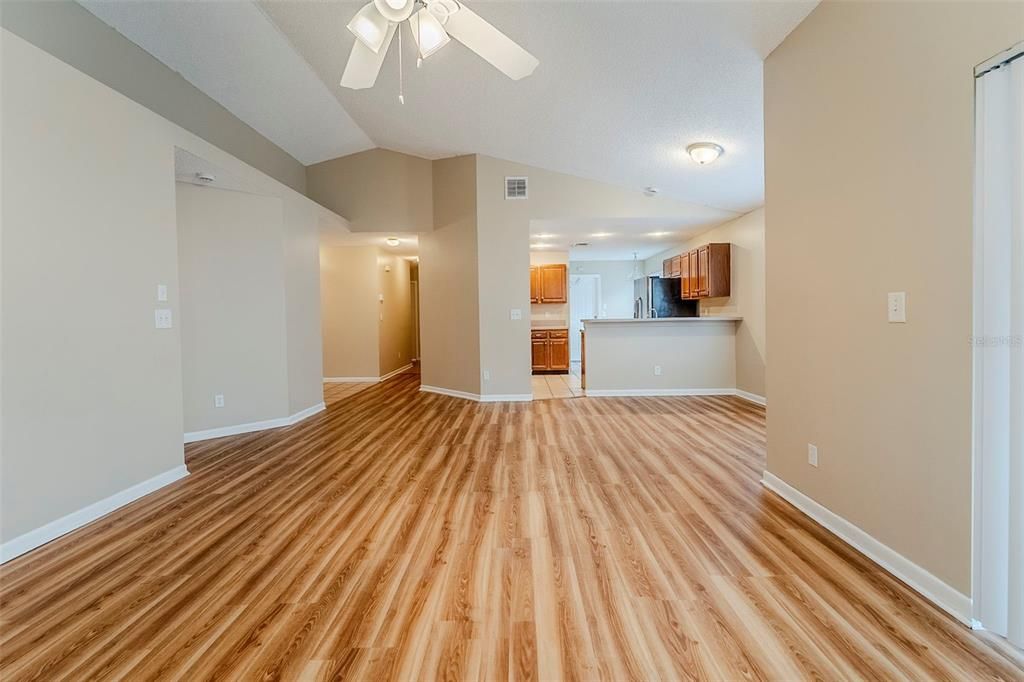 For Sale: $539,900 (3 beds, 2 baths, 1318 Square Feet)