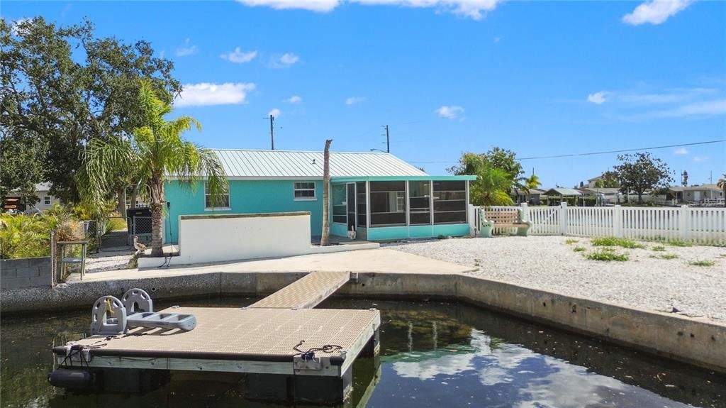 For Sale: $325,000 (3 beds, 2 baths, 1176 Square Feet)