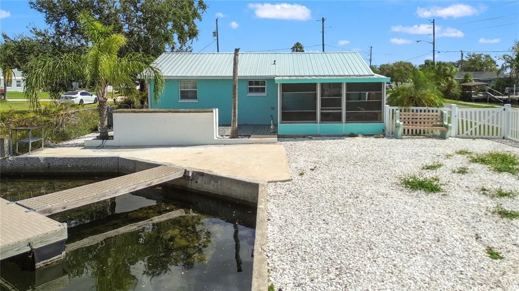 For Sale: $325,000 (3 beds, 2 baths, 1176 Square Feet)