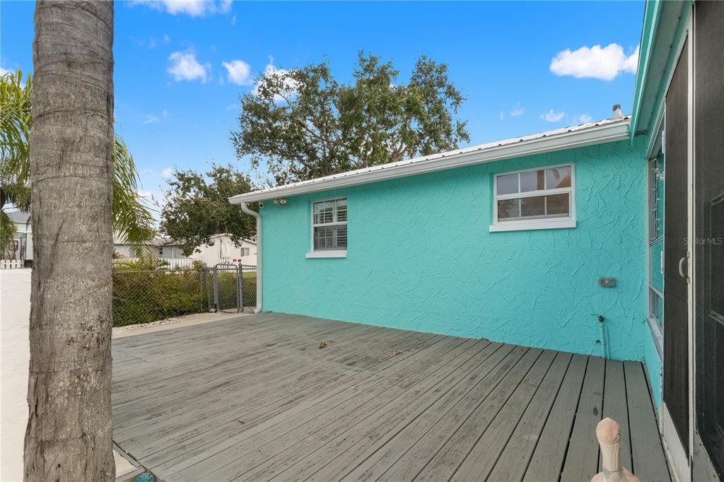 For Sale: $325,000 (3 beds, 2 baths, 1176 Square Feet)