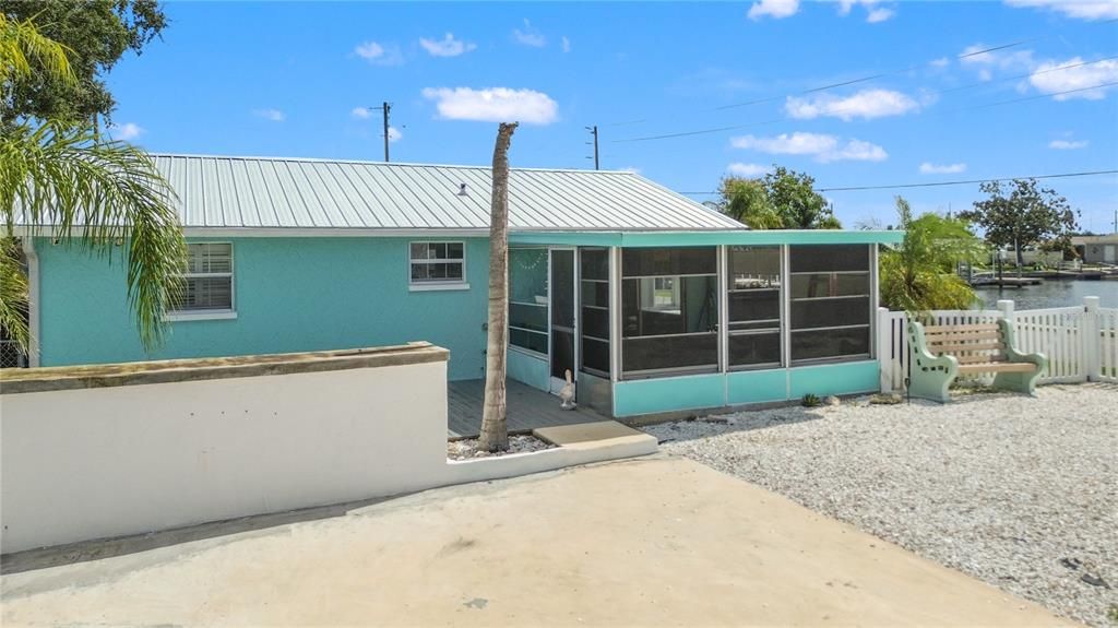 For Sale: $325,000 (3 beds, 2 baths, 1176 Square Feet)