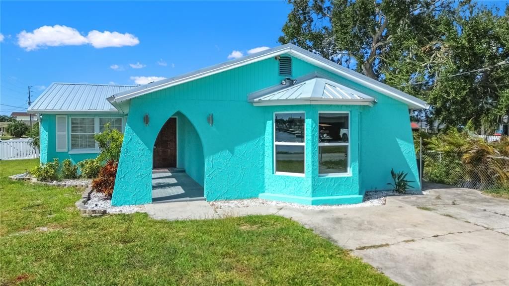 For Sale: $325,000 (3 beds, 2 baths, 1176 Square Feet)