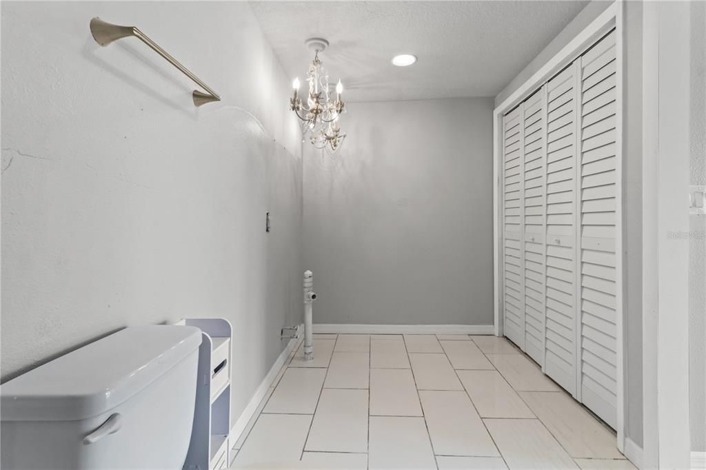 For Sale: $325,000 (3 beds, 2 baths, 1176 Square Feet)