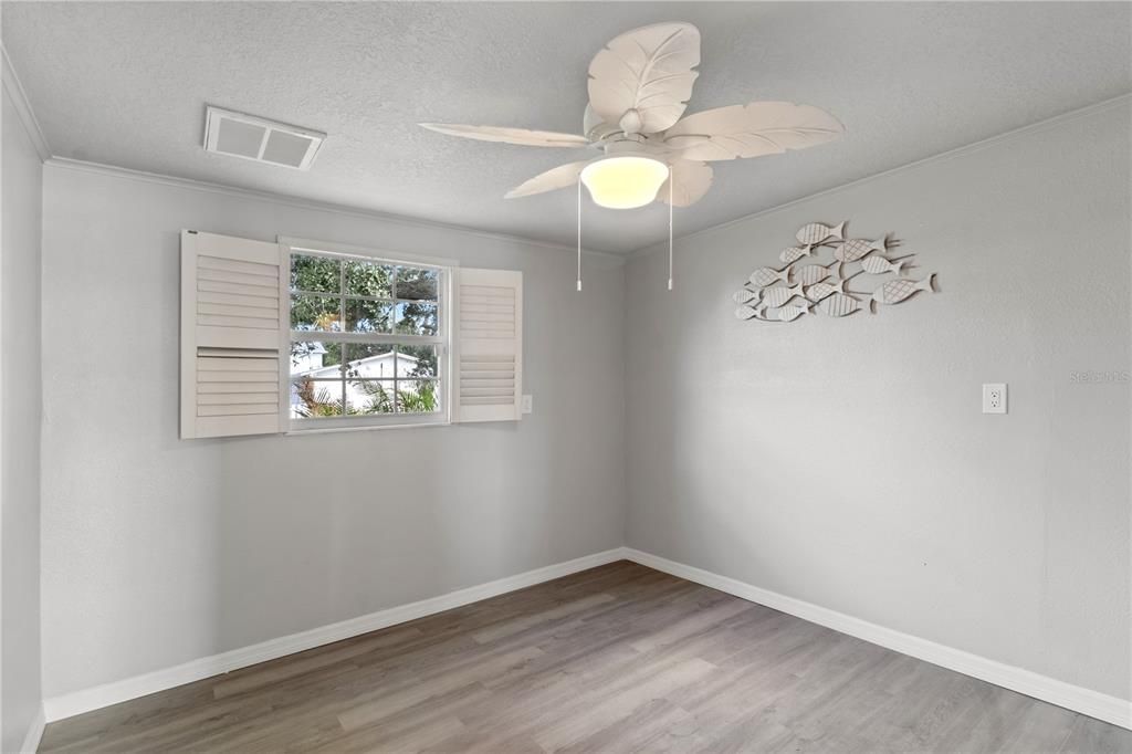 For Sale: $325,000 (3 beds, 2 baths, 1176 Square Feet)