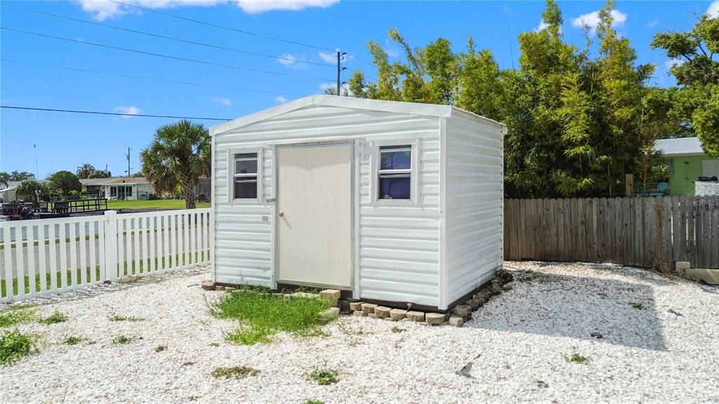 For Sale: $325,000 (3 beds, 2 baths, 1176 Square Feet)