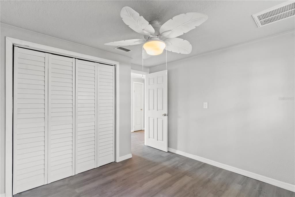 For Sale: $325,000 (3 beds, 2 baths, 1176 Square Feet)