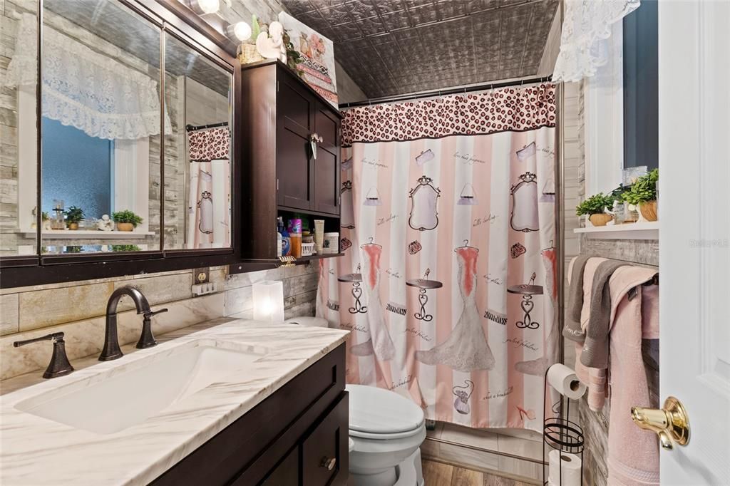 En Venta: $799,000 (4 camas, 4 baños, 4300 Pies cuadrados)