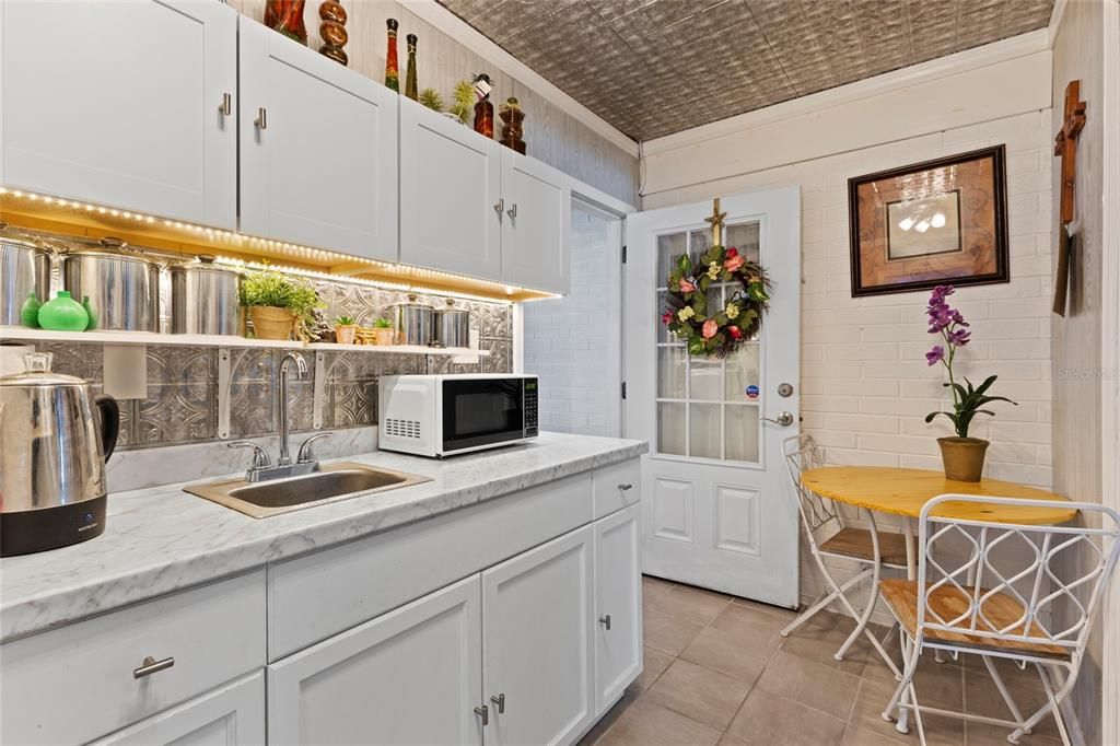 En Venta: $799,000 (4 camas, 4 baños, 4300 Pies cuadrados)