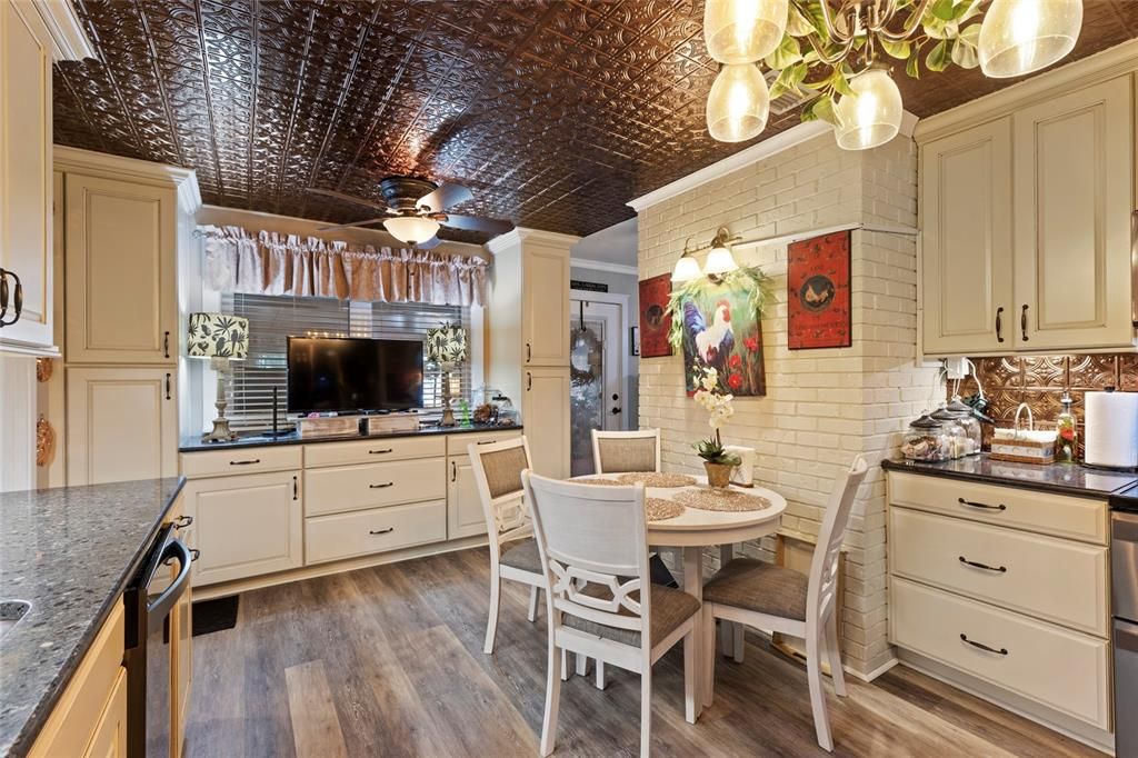 En Venta: $799,000 (4 camas, 4 baños, 4300 Pies cuadrados)