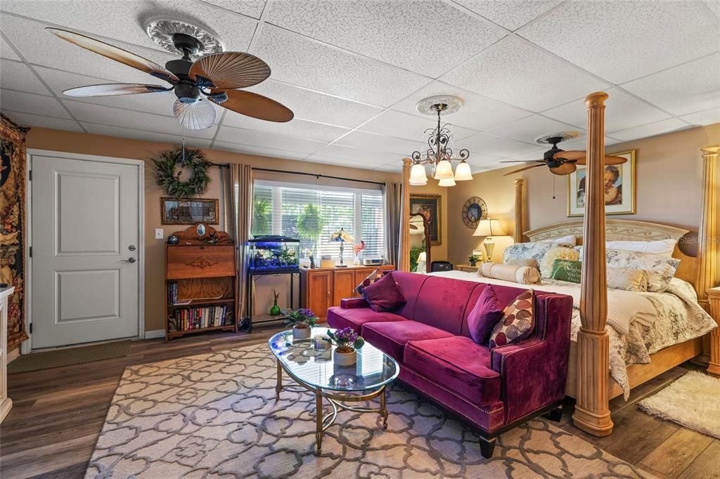 En Venta: $799,000 (4 camas, 4 baños, 4300 Pies cuadrados)