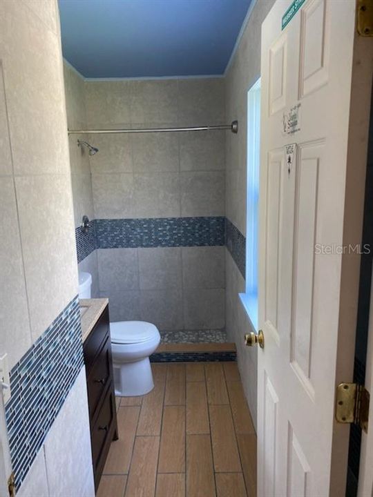 For Sale: $277,900 (3 beds, 3 baths, 1887 Square Feet)