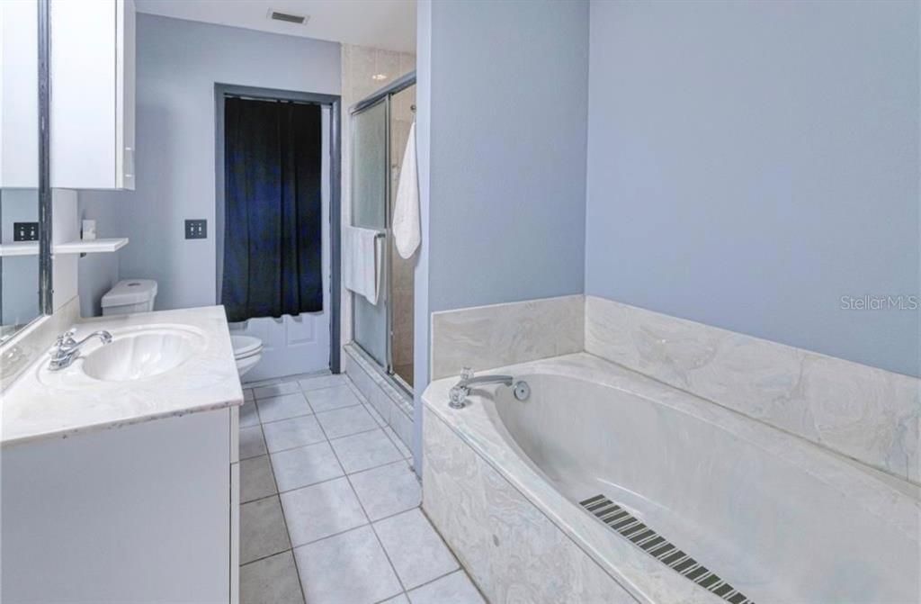 For Sale: $277,900 (3 beds, 3 baths, 1887 Square Feet)